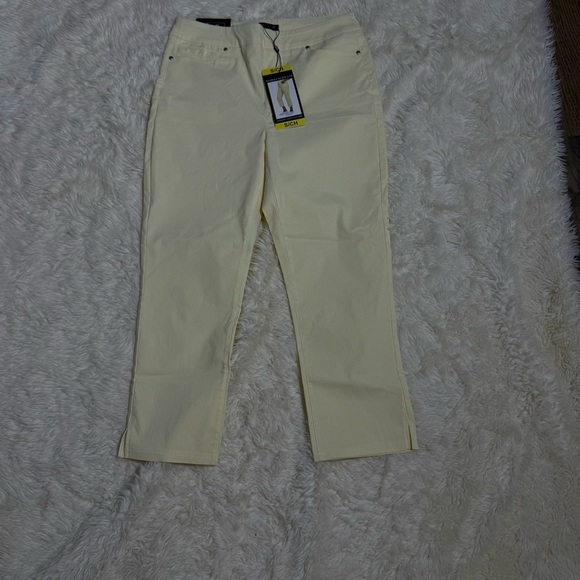 Mario Serrani Yellow & White Capri Pants size Small - Picture 6 of 11